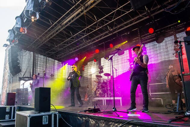 20210620 Mit Abstand Festival - Abschiedskonzert Opus RADFELD, AUSTRIA - JUNE 20: Ewald Sunny Pfleger Guitar, Herwig Ruedisser Vocals and Guitar, Erich Buchebner Bass Guitar und Corry Gass Background Vocals während dem Mit Abstand Festival - Abschiedskonzert Opus im Festivalgelaende RADFELD, AUSTRIA - JUNE 20: Ewald Sunny Pfleger Guitar, Herwig Ruedisser Vocals and Guitar, Erich Buchebner Bass Guitar and Corry Gass Background Vocals during the concert from Mit Abstand Festival - Abschiedskonzert Opus at Festivalgelaende Radfeld Festivalgelaende Tirol Austria Copyright: xBEAUTIFULxSPORTS Kettnerx