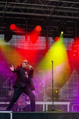 20210620 Mit Abstand Festival - Abschiedskonzert Opus RADFELD, AUSTRIA - JUNE 20: Herwig Ruedisser Vocals and Guitar während dem Mit Abstand Festival - Abschiedskonzert Opus im Festivalgelaende RADFELD, AUSTRIA - JUNE 20: Herwig Ruedisser Vocals and Guitar during the concert from Mit Abstand Festival - Abschiedskonzert Opus at Festivalgelaende Radfeld Festivalgelaende Tirol Austria Copyright: xBEAUTIFULxSPORTS Kettnerx