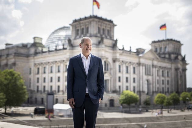 News Themen der Woche KW24 News Bilder des Tages Olaf Scholz, Kanzlerkandidat der SPD, aufgenommen im Rahmen des SPD-Zukunftsforums vor dem Deutschen Bundestag in Berlin, 20.06.2021. Berlin Deutschland