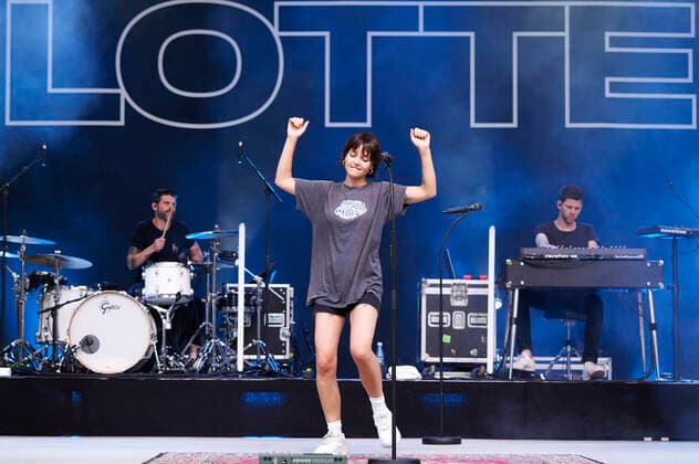 Lotte live im Rahmen der Konzertreihe Back on Stage auf der Gilde Parkbühne. Hannover, 20.06.2021