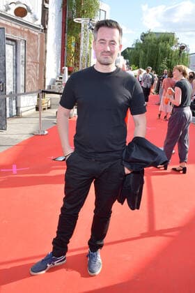 Preisverleihung der First Steps Award 2021 Christian Schwochow, Regisseur Ankunft zur 22. Preisverleihung, roter Teppich zum Nachwuchspreis First Steps Award 2021 im Holzmarkt in Berlin am 21.06.2021