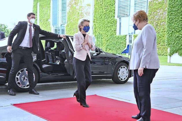 Bilder des Jahres 2021, News 06 Juni News Themen der Woche KW25 Bundeskanzlerin Angela Merkel empfängt die Präsidentin der Europäischen Kommission, Ursula von der Leyen, im Bundeskanzleramt 22.6.2021 Bundeskanzlerin Angela Merkel empfängt die Präsidentin der Europäischen Kommission, Ursula von der Leyen, im Bundeskanzleramt Berlin Bundeskanzleramt Berlin GER *** Federal Chancellor Angela Merkel receives the President of the European Commission, Ursula von der Leyen, at the Federal Chancellery 22 6 2021 Federal Chancellor Angela Merkel receives the President of the European Commission, Ursula von der Leyen, at the Federal Chancellery Berlin Federal Chancellery Berlin GER