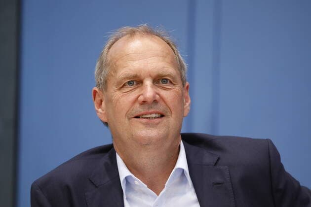 Fritz Güntzler, Mitglied der CDU CSU-Bundestagsfraktion im Untersuchungsausschuss Wirecard, Deutschland, Berlin, Bundespressekonferenz, Thema: Pressekonferenz zum Abschlussbericht des Untersuchungsausschusses Wirecard *** Fritz Güntzler, Member of the CDU CSU Parliamentary Group in the Wirecard Investigation Committee, Germany, Berlin, Federal Press Conference, Topic Press Conference on the Final Report of the Wirecard Investigation Committee