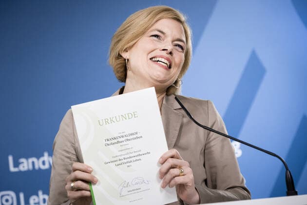 Bundeslandwirtschaftsministerin Julia Kloeckner, CDU, aufgenommen im Rahmen der Preisverleihung des Inssektenwettbewerbes in Berlin. 22.06.2021. Berlin Deutschland