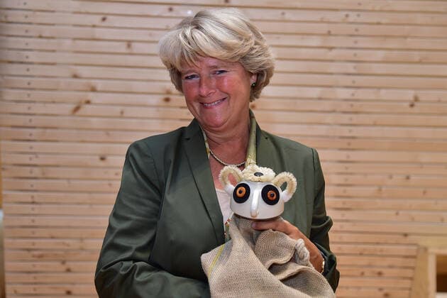 Eröffnung ANOHA im Jüdischen Museum Berlin Prof. Monika Grütters, MdB Kulturministerin, mit Lieblingsstofftier Katta, Lemur PK zur Eröffnung der Kinderwelt ANOHA im Jüdischen Museum in Berlin am 23.06.2021 *** Opening of ANOHA at the Jewish Museum Berlin Prof. Monika Grütters, MdB Minister of Culture, with her favourite stuffed animal Katta, Lemur PK for the opening of the childrens world ANOHA at the Jewish Museum in Berlin on 23 06 2021 Photopress Mueller
