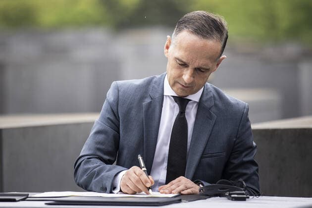 Heiko Maas, Bundesaussenminister, aufgenommen im Rahmen eines gemeinsamen Besuches des Holocaust-Mahnmals mit Antony Blinken (nicht im Bild), Aussenminister der Vereinigten Staaten von Amerika, in Berlin, 24.06.2021. Berlin Germany *** Heiko Maas, Federal Minister of Foreign Affairs, photographed during a joint visit to the Holocaust Memorial with Antony Blinken not in picture , Secretary of State of the United States of America, in Berlin, 24 06 2021 Berlin Germany Copyright: xFlorianxGaertner photothek.dex