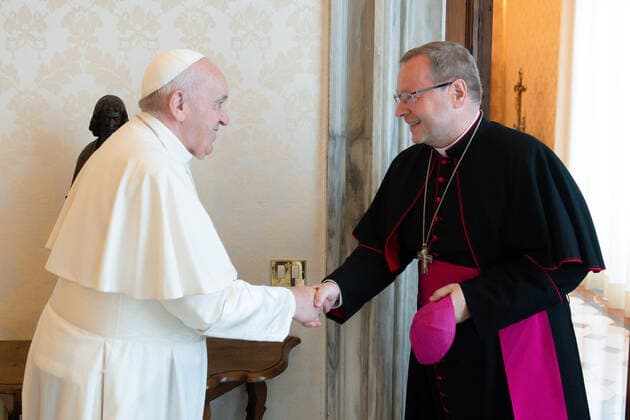 Bilder des Jahres 2021, News 06 Juni News Themen der Woche KW25 News Bilder des Tages June 24,2021 : Pope Francis received in Audience H.E. Msgr. Georg Bätzing, Bishop of Limburg (Federal Republic of Germany), President of the German Bishops Conference at the Vatican  Copyright: x VATICANxMEDIAx CPPx xIPAx x CatholicxPressxPhotox