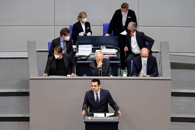 Bijan Djir-Sarai und Wolfgang Schäuble in der 235. Sitzung des Deutschen Bundestages im Reichstagsgebäude. Berlin, 23.06.2021 *** Bijan Djir Sarai and Wolfgang Schäuble at the 235 session of the German Bundestag in the Reichstag building Berlin, 23 06 2021 Foto:xC.xHardtx xFuturexImage