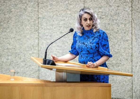 THE HAGUE - Nilufer Gundogan (Volt) in the House of Representatives during a debate about the developments surrounding the corona virus. REMKO DE WAAL W Copyright: xHollandsexHoogtex xxANPx x432983675x