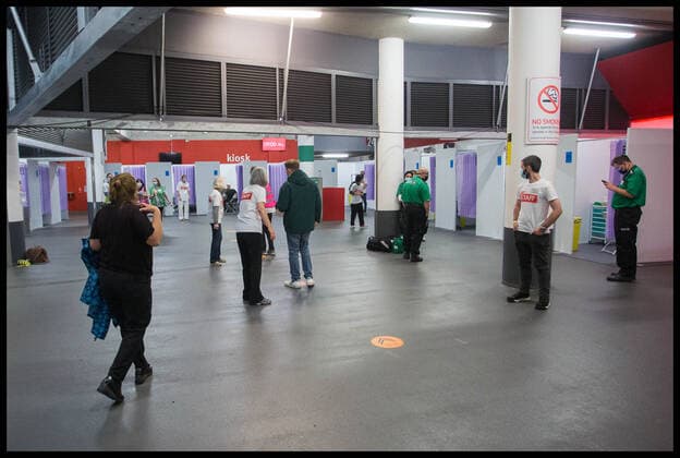 . 25 06 2021. London, United Kingdom. Mass Vaccination Arsenal. Arsenal FC hold a mass vaccination event at their Emirates stadium in North London, Friday 25th June.  xMartynxWheatleyx xi-Imagesx IIM-22318-0014