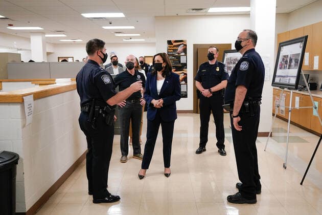 June 25, 2021, El Paso, Texas, USA: United States Vice President Kamala Harris and US Secretary of Homeland Security Alejandro Mayorkas visit the Paso del Norte (PDN) Port of Entry in El Paso, Texas, June 25, 2021. U.S. Vice President visits the control area for asylum seekers upon entering Mexico, the secondary processing area for migrants and the outdoor vehicle inspection area used to screen vehicles crossing the border in search of goods or illegal activities El Paso USA - ZUMAs152 20210625_zaa_s152_110 Copyright: xYurixGripasx-xPoolxViaxCnpx