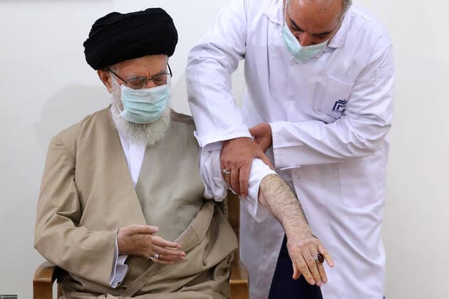 June 25, 2021, Tehran, Tehran, Iran: A handout picture provided by the Iranian supreme leader Ayatollah Ali Khamenei s office shows him receiving a dose of the locally-made Covid-19 vaccine, COVIran Barekat, in Tehran, on June 25, 2021. The Iranian Supreme Leader received today the first dose of an Iranian-designed and manufactured anti covid vaccine, not yet approved by the health authorities of the Islamic Republic, his services announced. Aged 81, Ayatollah Khamenei has received the first dose of Iran s coronavirus vaccine, a message posted on his official Persian Twitter account. Tehran Iran - ZUMAi98_ 20210625_zih_i98_009 Copyright: xIranianxSupremexLeader SxOfficex