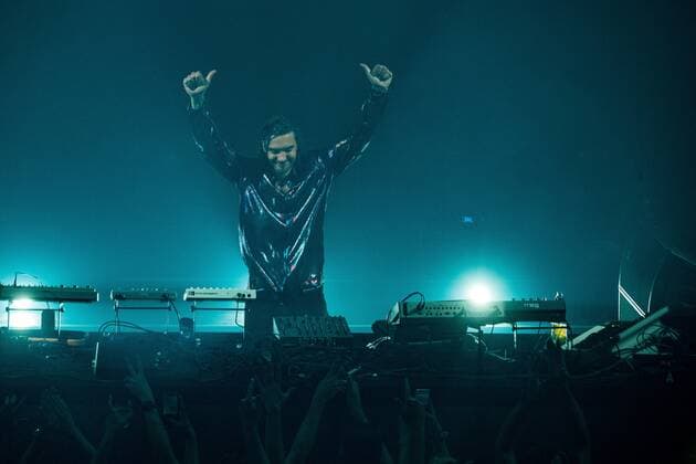 AMSTERDAM - Dj Reinier Zonneveld during a performance in Paradiso. The pop stage reopens its doors at full capacity. Inside, visitors do not have to keep 1.5 meters away. ANP PAUL BERGEN Copyright: xHollandsexHoogtex xxANPx x433047005x