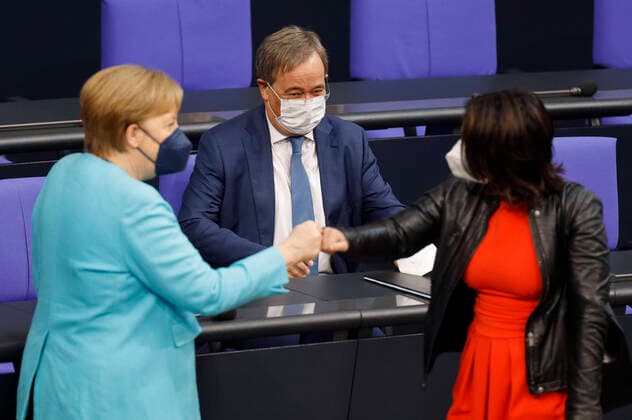Angela Merkel, Armin Laschet und Annalena Baerbock in der 236. Sitzung des Deutschen Bundestages im Reichstagsgebäude. Berlin, 24.06.2021