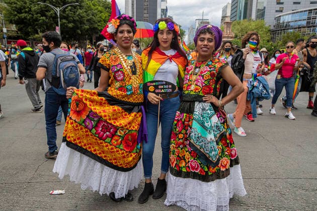 XLIII Edition Of LGBT+ Pride March In Mexico MEXICO CITY, MEXICO - JUNE 26: A person of LGBT community holds a rainbow flag while takes part during the XLIII annual pride LGBT+ march on the main avenue demanding equality, in response to the injustice that trans+ people are facing in their daily life in all over the world. Thousands of Lesbian, Gay, Bisexual and Transsexual (LGBT) join the Pride march around the world. On June 26, 2021 in Mexico City, Mexico. Copyright: xRicardoxFloresx EYEPIXGROUP_RFE_26062021_9635