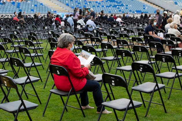Second Concert By The Italian Artist Andrea Bocelli In Coimbra, Portugal People attend the concert of Italian Artist Andrea Bocelli, in Coimbra, Portugal, on June 26, 2021. About 13.000 people took part in the concert at the Estadio Cidade de Coimbra amid the restrictions of Covid-19 pandemic. Coimbra Portugal franca-secondco210626_np3vr  Copyright: xRitaxFrancax