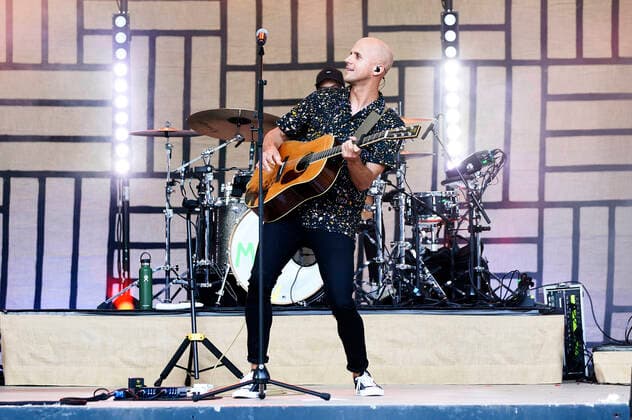 Milow live im Rahmen der Konzertreihe Back on Stage auf der Gilde Parkbühne. Hannover, 27.06.2021