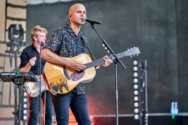Milow live im Rahmen der Konzertreihe Back on Stage auf der Gilde Parkbühne. Hannover, 27.06.2021