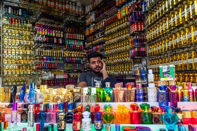 Perfume shop, Kerbala, Iraq, Middle East Copyright: MichaelxRunkel 1184-5747 Editorial Use Only