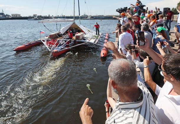 Bilder des Jahres 2021, News 07 Juli News Themen der Woche KW26 News Bilder des Tages KRONSTADT, ST PETERSBURG, RUSSIA - JULY 1, 2021: The Russian ocean way inflatable trimaran is pictured by Peter s Quay at the official start of the Around the World Expedition international project following the route of Russian explorers. Explorers of the Russian Geographical Society go on a two-year around the world expedition on a trimaran. The route of the expedition goes along three oceans through places discovered by Russian explorers in the 19th century. Alexander Demianchuk TASS  TS106D98