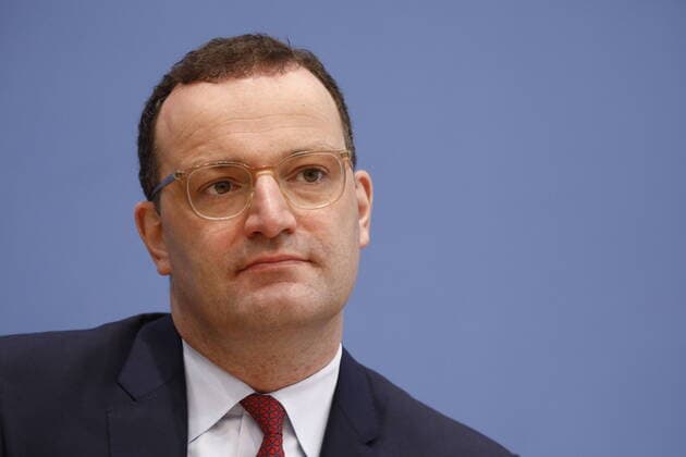 Bundesminister für Gesundheit Jens Spahn, Deutschland, Berlin, Bundespressekonferenz, Thema: Corona-Lage und Einreiseverordnung