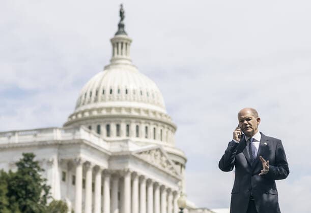 Bilder des Jahres 2021, News 07 Juli News Themen der Woche KW26 News Bilder des Tages Bundesfinanzminister Olaf Scholz (SPD) vor dem Capitol in Washington am 01.07.2021. Washington Vereinigte Staaten von Amerika *** Federal Minister of Finance Olaf Scholz SPD in front of the Capitol in Washington on 01 07 2021 Washington United States of America Copyright: xXanderxHeinl photothek.dex