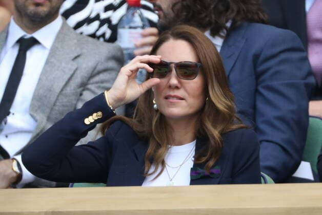 . 02 07 2021. London, United Kingdom. Kate Middleton, The Duchess of Cambridge, on day five of the Wimbledon Tennis Championships in London.  xStephenxLockx xi-Imagesx IIM-22344-0047