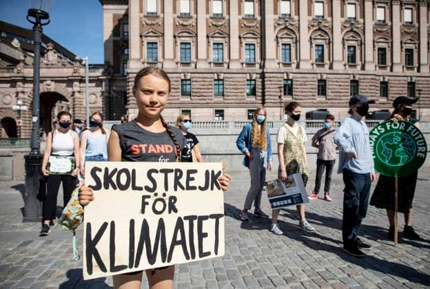 Bilder des Jahres 2021, Entertainment 07 Juli Entertainment Bilder des Tages Swedish climate activist Greta Thunberg and other protesters from Fridays for Future during their School Strike for Climate in front of the Swedish Parliament building in Stockholm, Sweden, on July 02, 2021. STOCKHOLM Sweden x10430x *** Swedish climate activist Greta Thunberg and other protesters from Fridays for Future during their School Strike for Climate in front of the Swedish Parliament building in Stockholm, Sweden, on July 02, 2021 STOCKHOLM Sweden x10430x,  Copyright: xChristinexOlssonx xTTx GRETA THUNBERG SCHOOL STRIKE