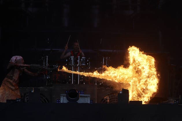 Entertainment Bilder des Tages Feuerengel - A Tribute to Rammstein live beim Strandkorb Konzert in Hamburg Hamburg Cruise Center Steinwerder Hamburg Deutschland Copyright: xLobeca RalfxHomburgx