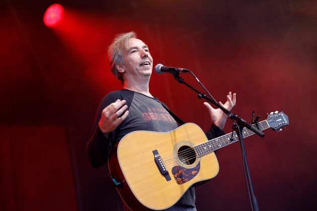 Olli Schulz bei seinem Auftritt im Rahmen des BonnLive Kulturgarten Open Air. Das Bonn Live Kulturgarten Open Air Festival 2021 ist ein Festival unter Corona-Auflagen wegen der Covid-19 Pandemie. Bonn, 03.07.2021