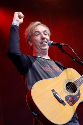 Olli Schulz bei seinem Auftritt im Rahmen des BonnLive Kulturgarten Open Air. Das Bonn Live Kulturgarten Open Air Festival 2021 ist ein Festival unter Corona-Auflagen wegen der Covid-19 Pandemie. Bonn, 03.07.2021
