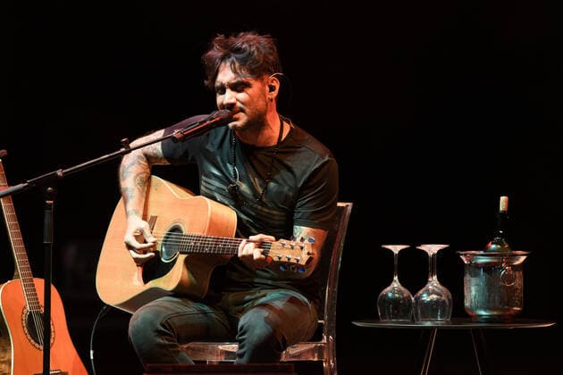 Fabrizio Moro durante Canzoni nella stanza - percorso unplugged 2021 all Auditorium Parco della Musica Cavea, Roma, Italia, 3 Luglio 2021 LiveMedia