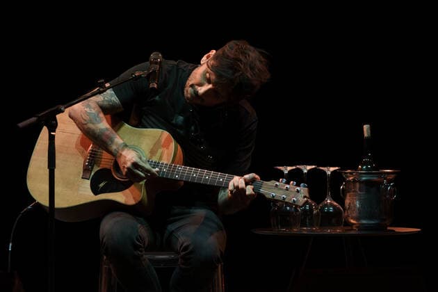 Fabrizio Moro durante Canzoni nella stanza - percorso unplugged 2021 all Auditorium Parco della Musica Cavea, Roma, Italia, 3 Luglio 2021 LiveMedia