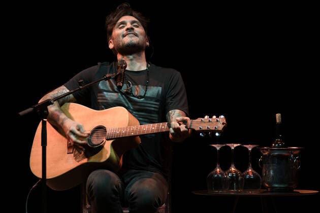 Fabrizio Moro durante Canzoni nella stanza - percorso unplugged 2021 all Auditorium Parco della Musica Cavea, Roma, Italia, 3 Luglio 2021 LiveMedia