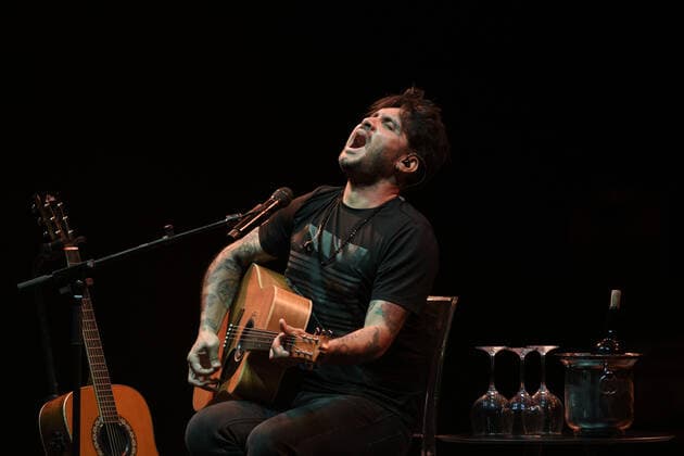 Fabrizio Moro durante Canzoni nella stanza - percorso unplugged 2021 all Auditorium Parco della Musica Cavea, Roma, Italia, 3 Luglio 2021 LiveMedia