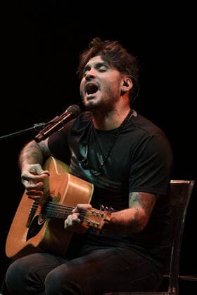 Fabrizio Moro durante Canzoni nella stanza - percorso unplugged 2021 all Auditorium Parco della Musica Cavea, Roma, Italia, 3 Luglio 2021 LiveMedia