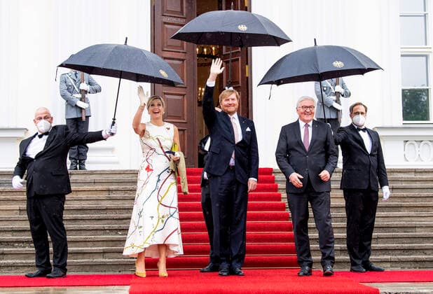 Bilder des Jahres 2021, News 07 Juli News Bilder des Tages 05-07-2021 Bellevue Queen Maxima and King Willem-Alexander at the welcome ceremony with bondspresident Frank-Walter Steinmeier and Elke Budenbender at Schloss Bellevue on the 1st day of the 3 day statevisit to Germany. Â  Copyright: xPPEx