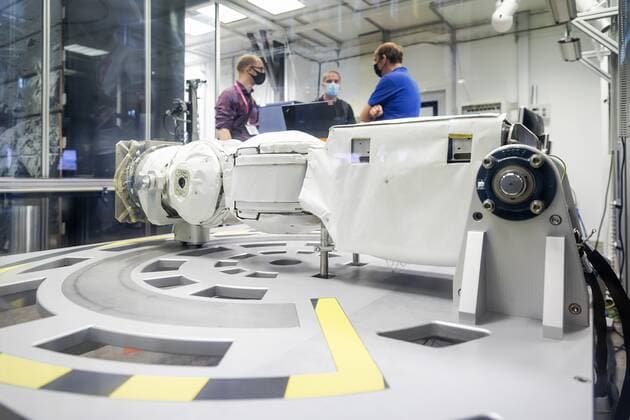 NOORDWIJK - Spare parts of the European Robotic Arm (ERA) are demonstrated during a meeting with State Secretary for Space, Mona Keijzer (EZ and Climate). After launch, the robot arm must perform various tasks on the outside of the ISS space station. ANP ROBIN VAN LONKHUIJSEN Copyright: xHollandsexHoogtex xxANPx x433424914x