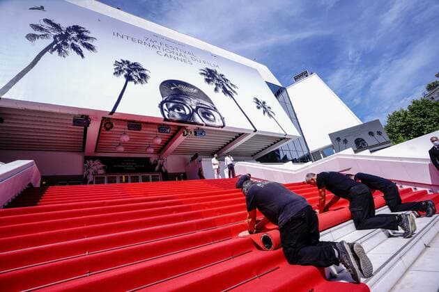 Pose du tapis rouge - Red Carpet CELEBRITES : 74 eme Festival de Cannes - Pose du tapis rouge - Cannes - 06 07 2021 NorbertScanella PanoramiC 
