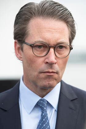 Andreas SCHEUER, CSU, Bundesverkehrsminister, Portraet, Porträt, Portrait, Angeschnittenes Einzelbild, Einzelmotiv, Vorstellung des Aktionsplans Westdeutsche Kanaele Ð Nordrhein-Westfalen: mehr Gueter aufs Schiff verlagern. MS Allegra am Rheinufer Duesseldorf am 02.07.2021, *** Andreas SCHEUER, CSU, Federal Minister of Transport, portrait, portrait, cropped single image, single motif, presentation of the action plan West German Canals Ð North Rhine Westphalia shift more goods to the ship MS Allegra on the Rhine bank Duesseldorf on 02 07 2021,