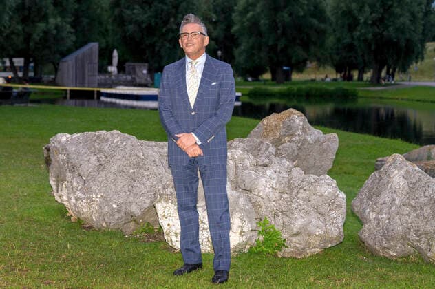 Götz Alsmann bei der Verleihung vom Margot-Hielscher-Preis an Franka Potente auf dem 38. Filmfest München 2021 im Open Air Kino am Olympiasee. München, 06.07.2021