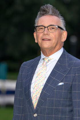 Götz Alsmann bei der Verleihung vom Margot-Hielscher-Preis an Franka Potente auf dem 38. Filmfest München 2021 im Open Air Kino am Olympiasee. München, 06.07.2021