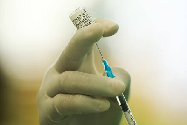 July 7, 2021, colombo, Sri Lanka: A Sri Lankan Army Medical officer prepares to administers a dose of Pfizer-BioNTech COVID-19 Vaccine at Army Hospital vaccination site in Colombo, Sri Lanka, July 7, 2021. Sri Lankan health authorities on Wednesday began rolling out doses of the Pfizer vaccine for those who have received only the first dose of the AstraZeneca vaccine colombo Sri Lanka. - ZUMAd152 20210707_znp_d152_011 Copyright: xPradeepxDambaragex