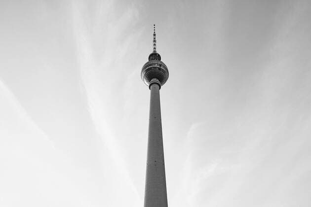 IMAGO Creative: Architektur in Berlin Berlin Television Tower against cloudy sky, Germany  Copyright: NormanxPosselt fStopImages1975012