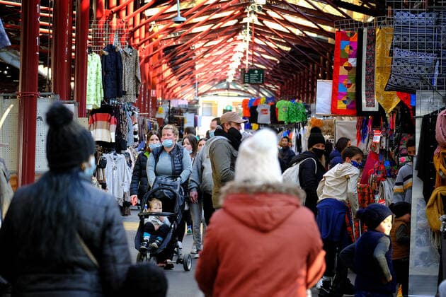 VICTORIA CORONAVIRUS COVID19, People are seen at Queen Victoria Market in Melbourne, Thursday, July 8, 2021. Victoria has gone an eighth consecutive day without recording a locally acquired case of coronavirus. ( NO ARCHIVING, EDITORIAL USE ONLY, NO USE IN BOOKS WITHOUT CONSENT MELBOURNE VIC AUSTRALIA  Copyright: xLUISxASCUIx 20210708001555669933