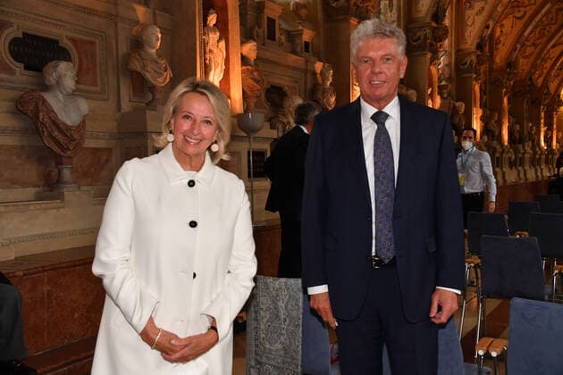 Marianne Wille und Dieter Reiter (Oberbürgermeister von München) Verleihung des Bayerischen Verdienstorden 2021 Ehrung, Auszeichnung Antiquarium Residenz München 08. Juli 2021