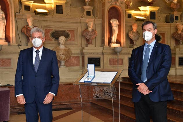Dieter Reiter (Oberbürgermeister von München) und Dr. Markus Söder (Bayerischer Ministerpräsident) Verleihung des Bayerischen Verdienstorden 2021 Ehrung, Auszeichnung Antiquarium Residenz München 08. Juli 2021