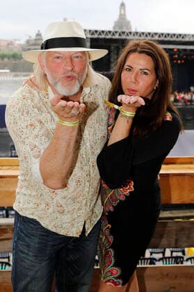 Frank Kessler mit Ehefrau Doreen Kessler beim 15. Hope Jubiläumskonzert auf dem Areal der Filmnächte am Königsufer Dresden. Dresden, 07.08.2021