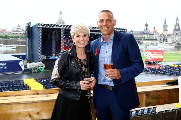 Linda Feller mit Ehemann Andreas Schmidt beim 15. Hope Jubiläumskonzert auf dem Areal der Filmnächte am Königsufer Dresden. Dresden, 07.08.2021
