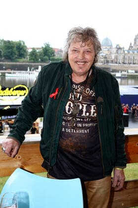 Dieter Hertrampf von den Puhdys beim 15. Hope Jubiläumskonzert auf dem Areal der Filmnächte am Königsufer Dresden. Dresden, 07.08.2021